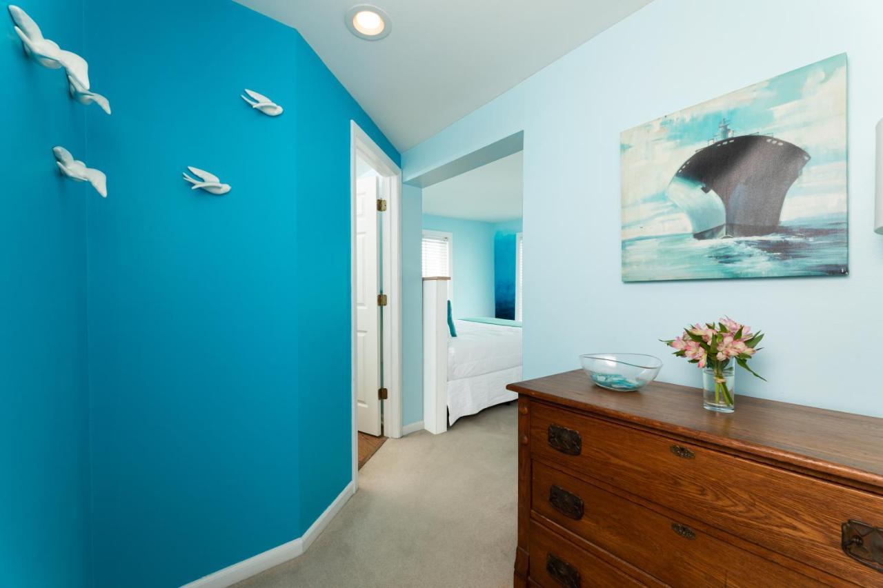 Looking Glass Beachfront Inn Grand Haven Extérieur photo