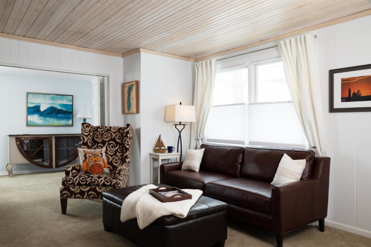 Looking Glass Beachfront Inn Grand Haven Extérieur photo