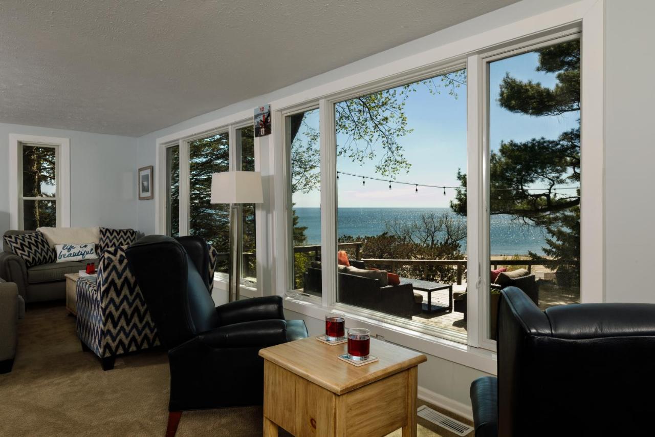 Looking Glass Beachfront Inn Grand Haven Extérieur photo