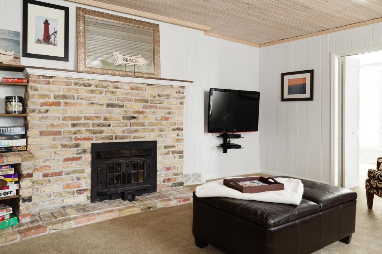 Looking Glass Beachfront Inn Grand Haven Extérieur photo